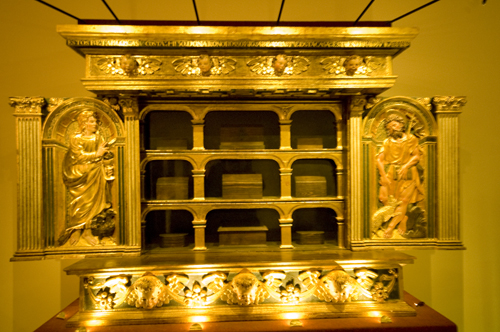 Relicario expuesto en el museo de la cilla de Cañas